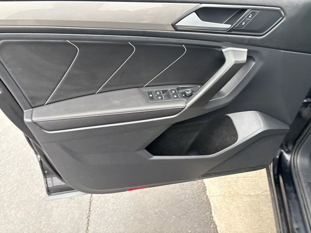 Used 2022 Volkswagen Tiguan SE image 10