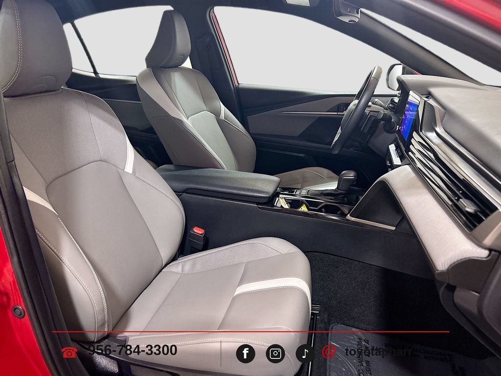 Used 2025 Toyota Camry SE w/ Convenience Package FWD image 25