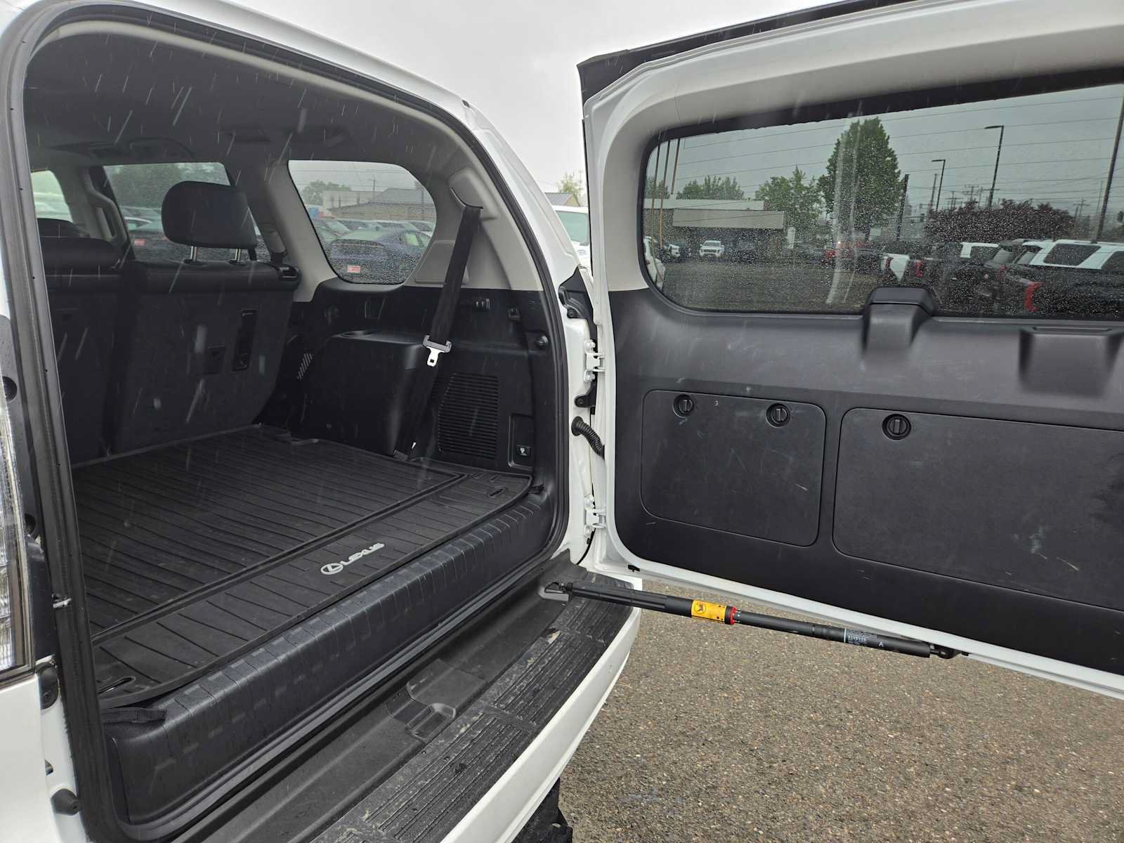 Used 2019 Lexus GX 460 Luxury AWD/4WD image 16