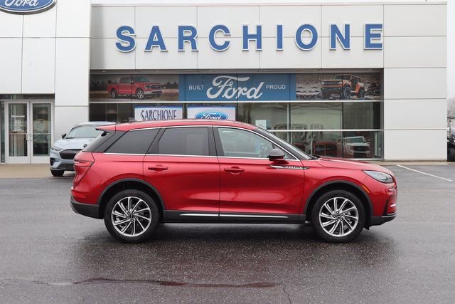 Used 2023 Lincoln Corsair AWD w/ Equipment Group 101A image 2