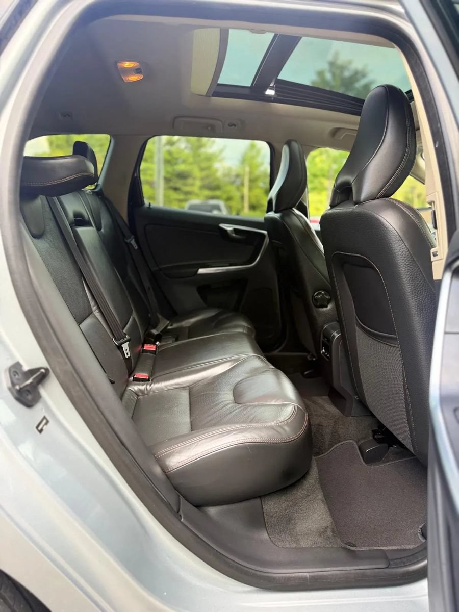 Used 2012 Volvo XC60 T6 AWD/4WD image 18