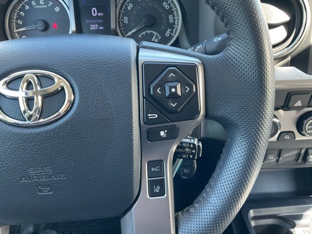 Used 2019 Toyota Tacoma SR5 AWD/4WD image 18