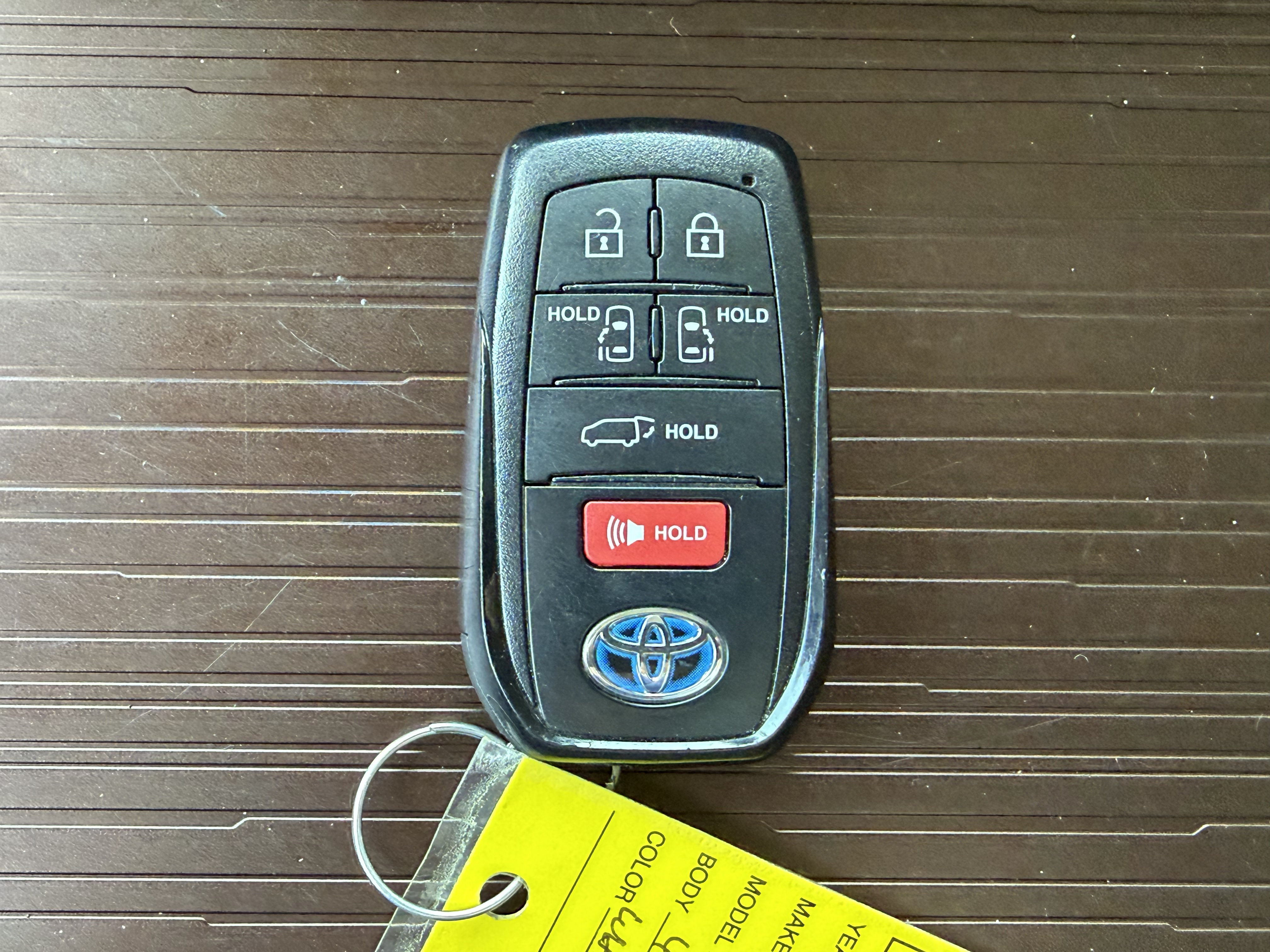 Certified 2024 Toyota Sienna XLE FWD image 30