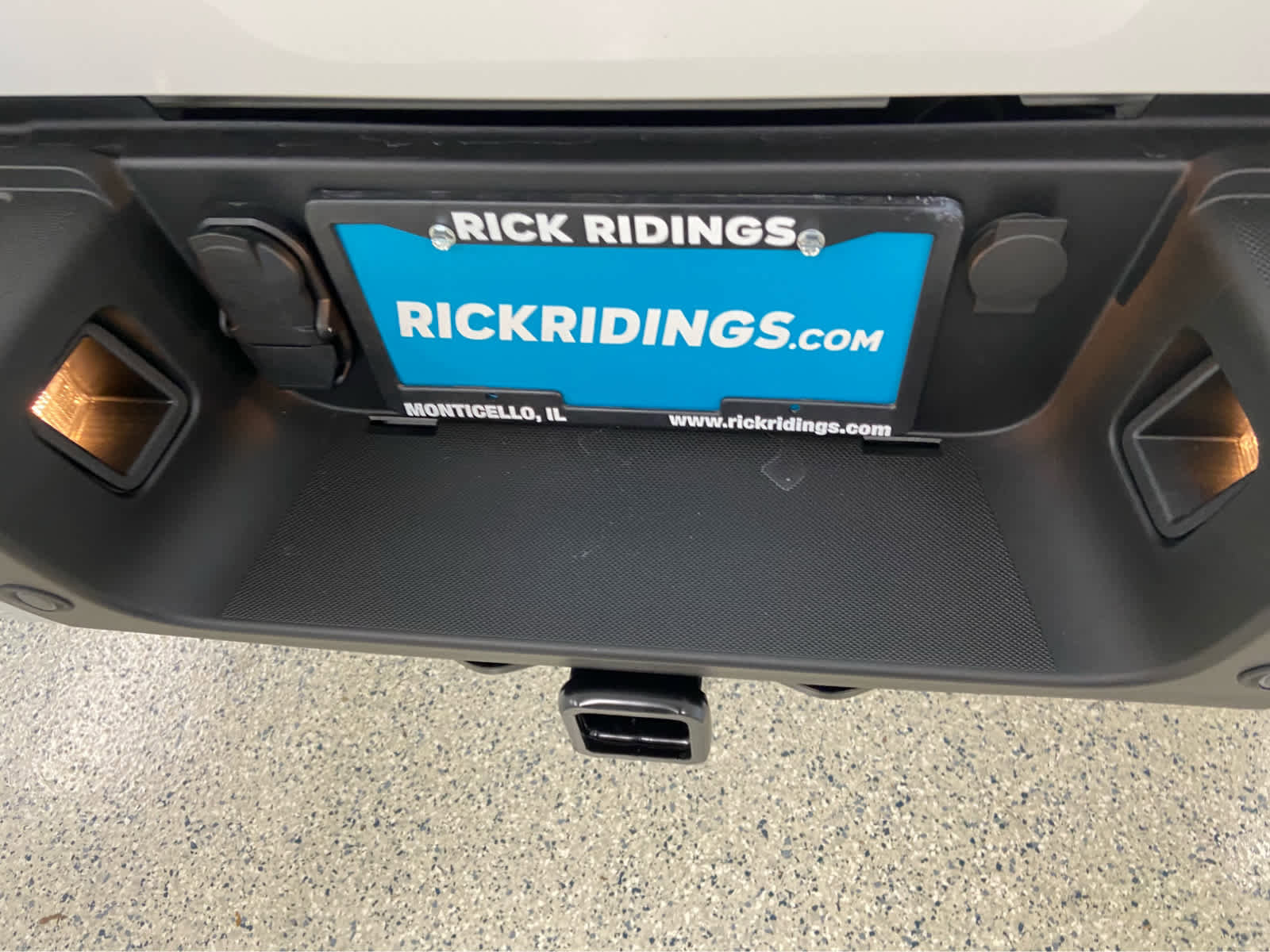 New 2026 Ford F350 Lariat w/ Black Appearance Package image 8