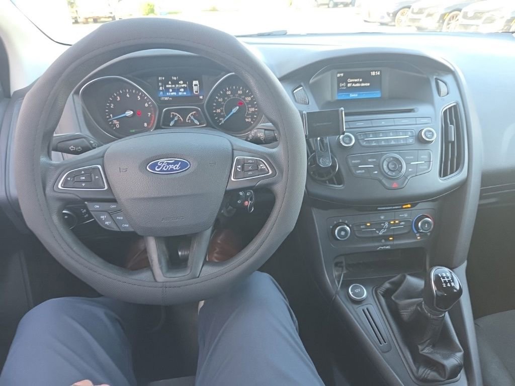 Used 2015 Ford Focus SE FWD image 14