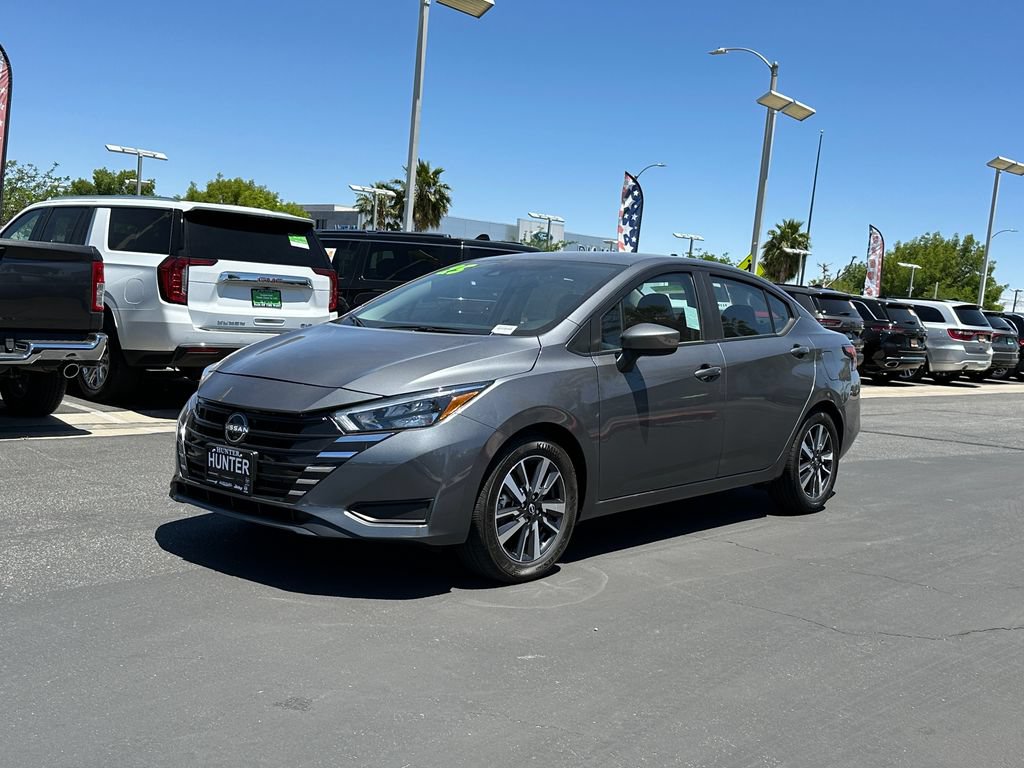Used 2025 Nissan Versa SV FWD image 2