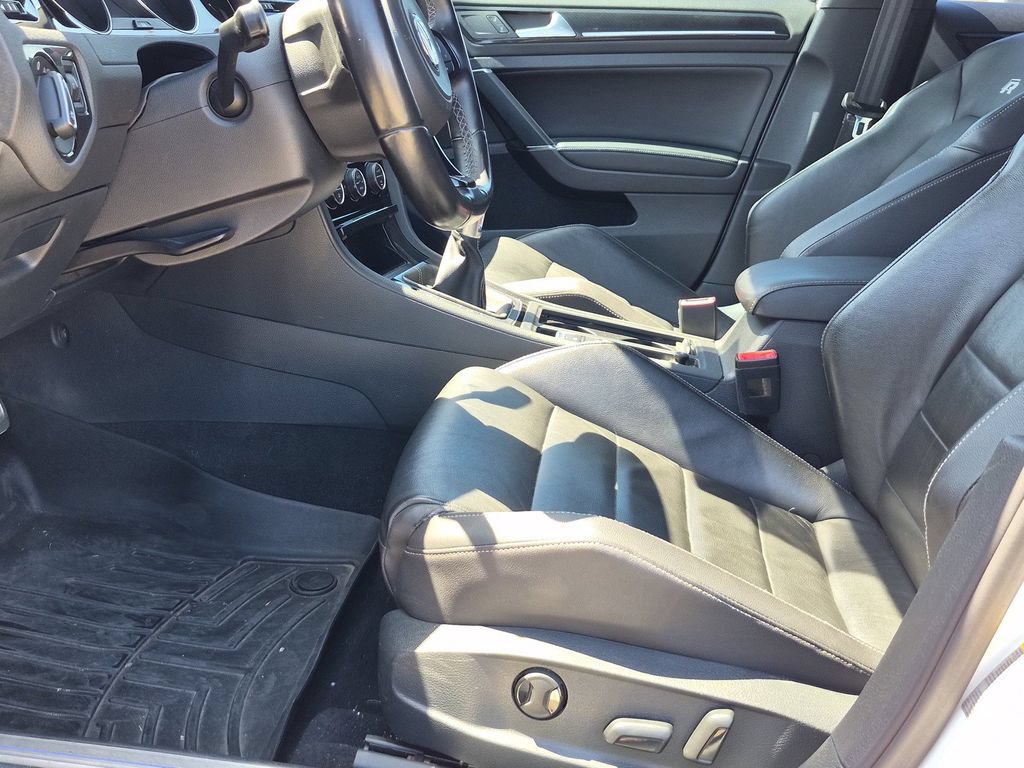 Used 2016 Volkswagen Golf 4-Door AWD/4WD image 18
