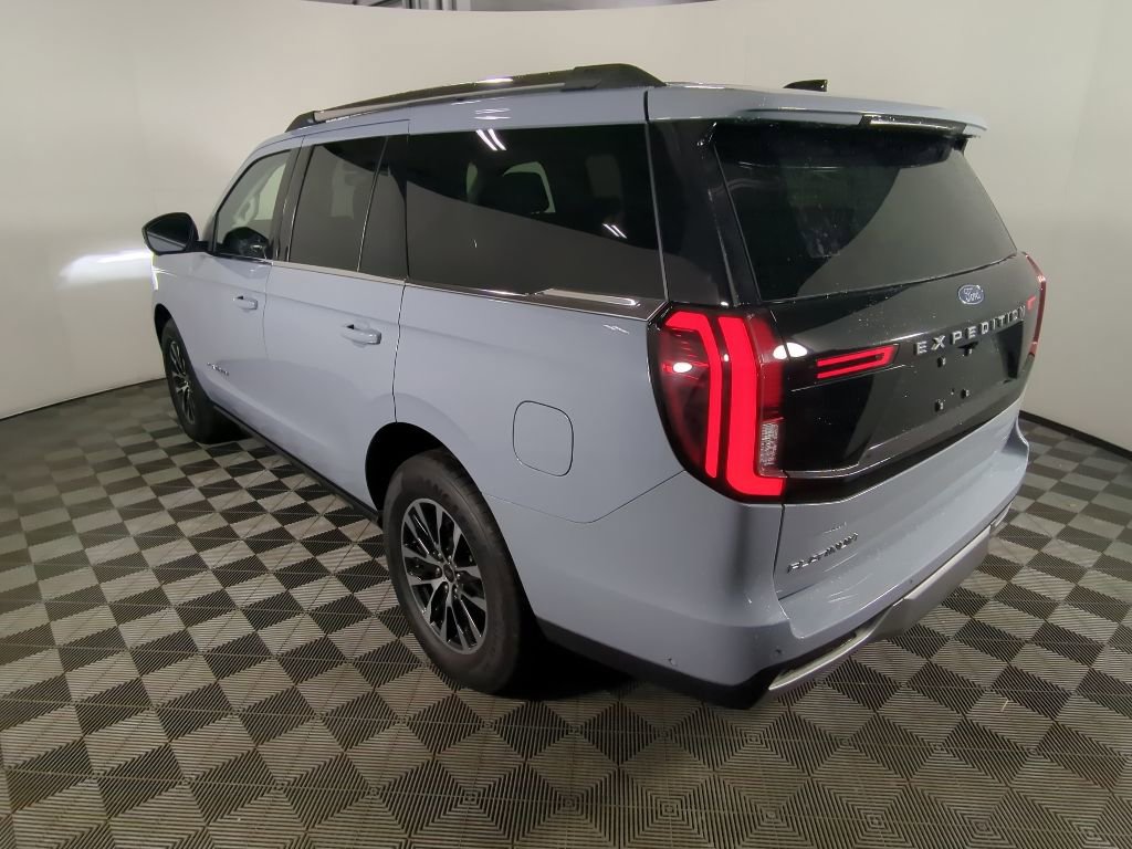 Used 2025 Ford Expedition Platinum AWD/4WD image 8