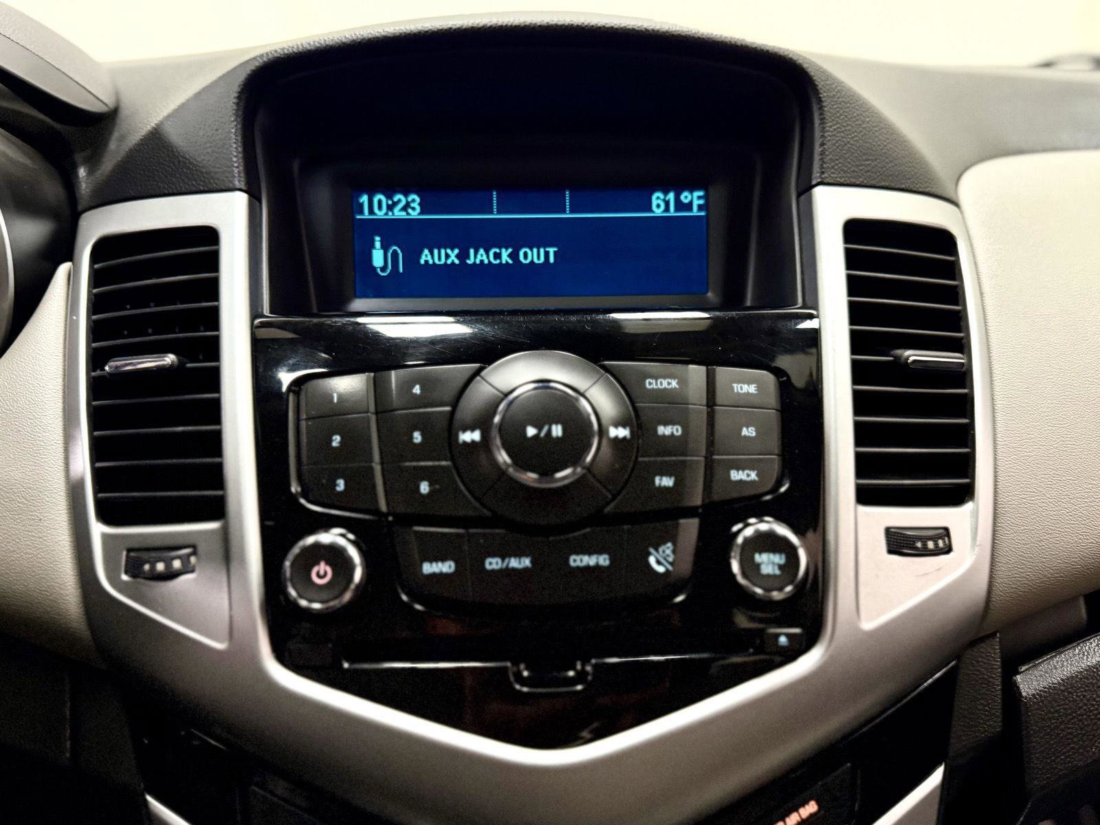 Used 2015 Chevrolet Cruze LS FWD image 22