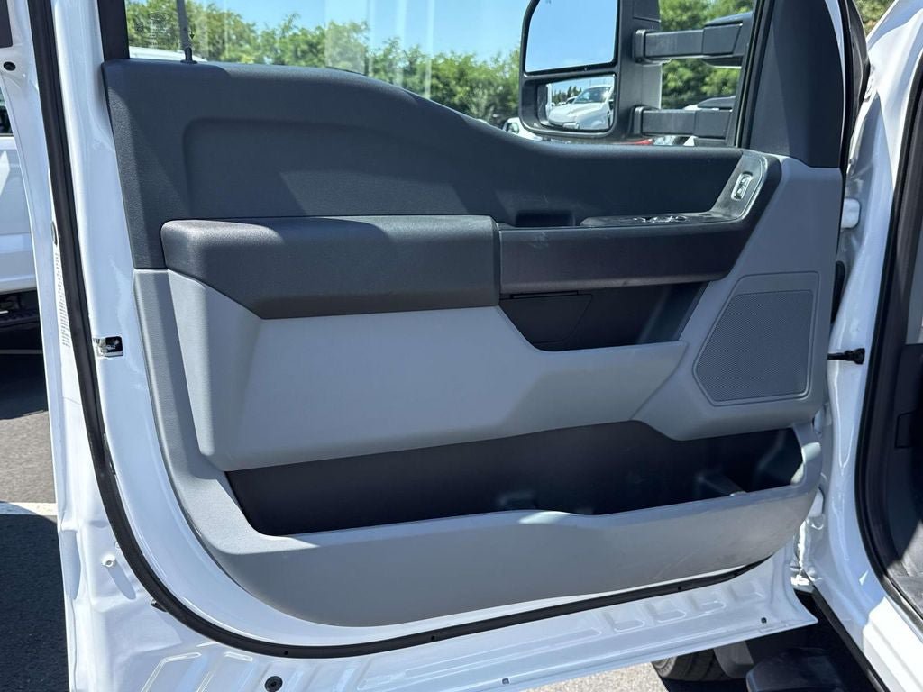 New 2026 Ford F600 4x4 Regular Cab Super Duty w/ XL Chrome Package image 8