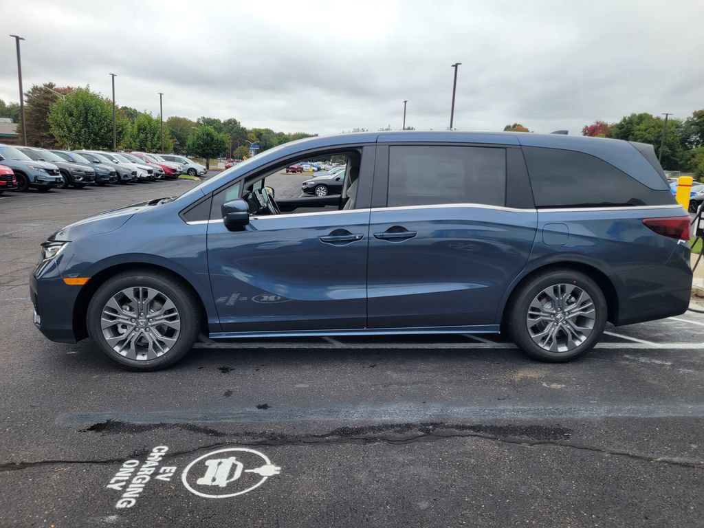 New 2026 Honda Odyssey Touring image 8