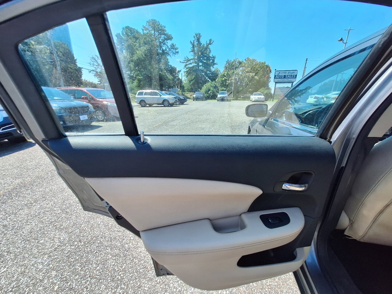 Used 2013 Chrysler 200 Limited w/ Sun/Sound Group image 21