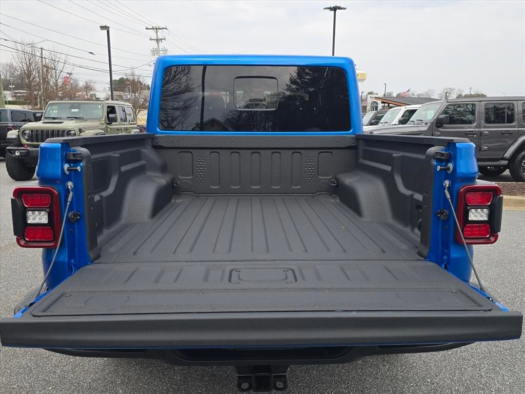 New 2026 Jeep Gladiator Sport AWD/4WD image 8