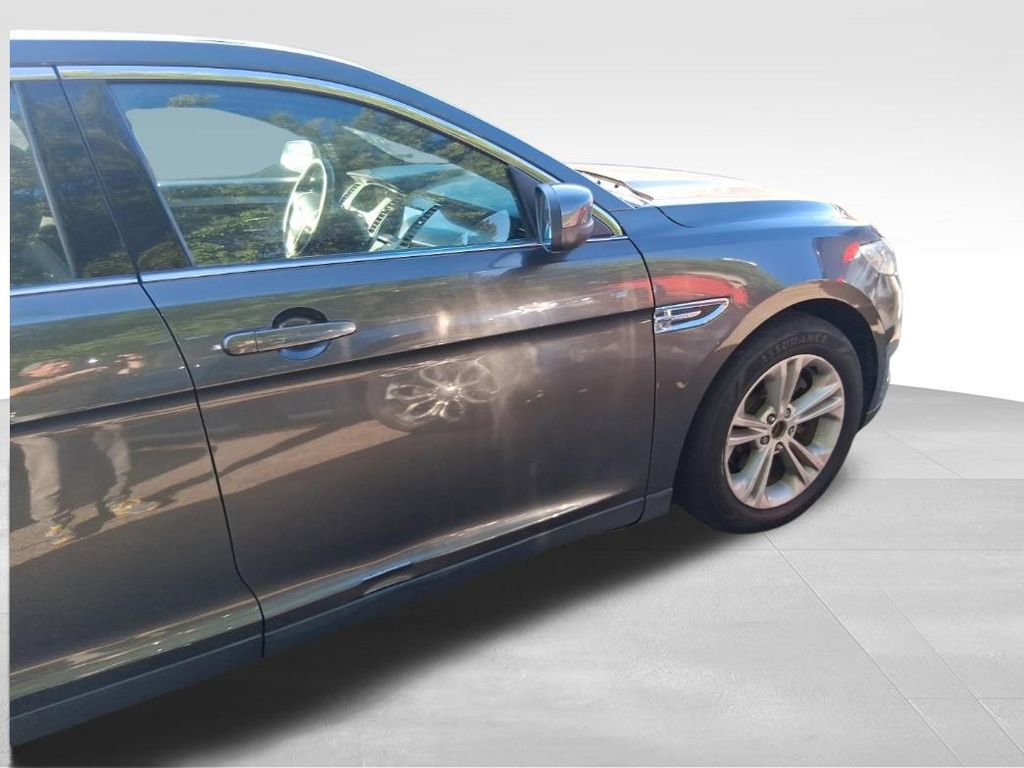 Used 2018 Ford Taurus SEL w/ Equipment Group 201A FWD image 3