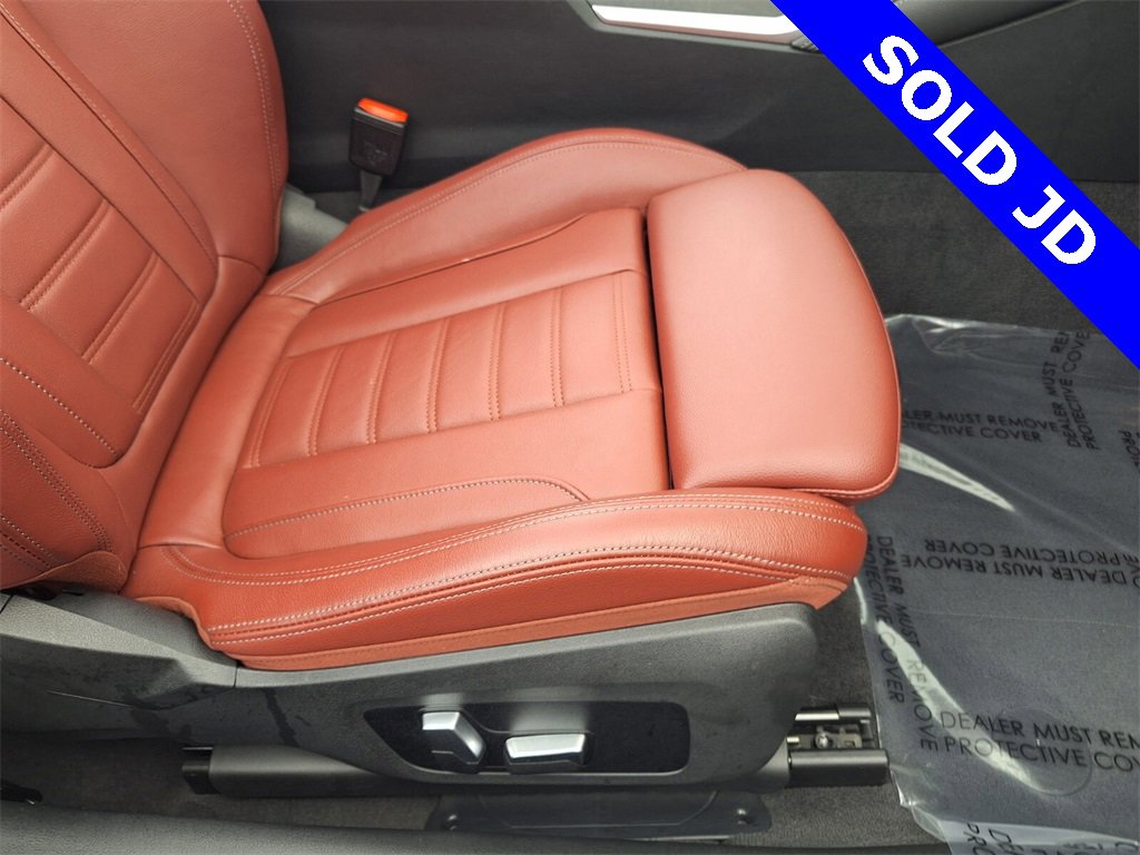 Used 2023 BMW M440i Convertible w/ Premium Package image 18