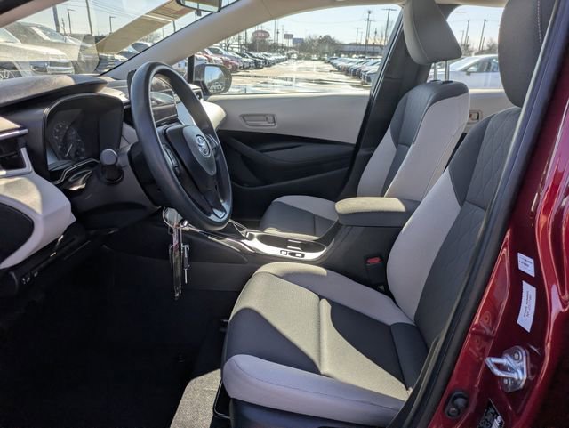 Used 2025 Toyota Corolla LE image 25