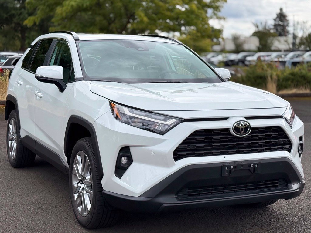 Used 2025 Toyota RAV4 XLE Premium w/ Weather Package AWD/4WD image 7
