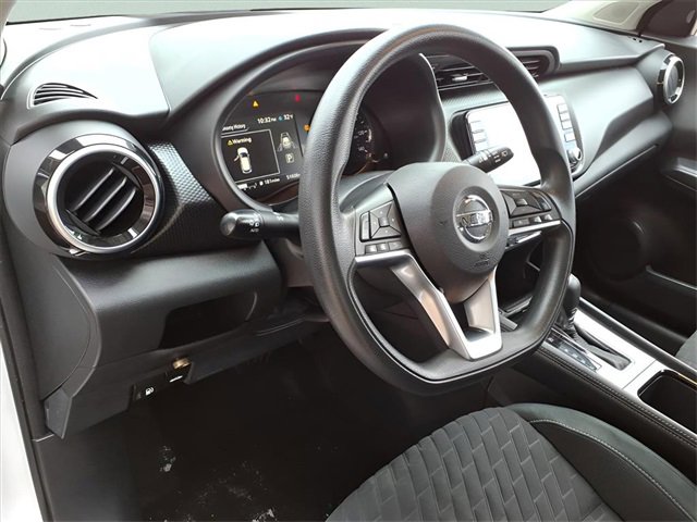 Used 2021 Nissan Kicks SV image 14