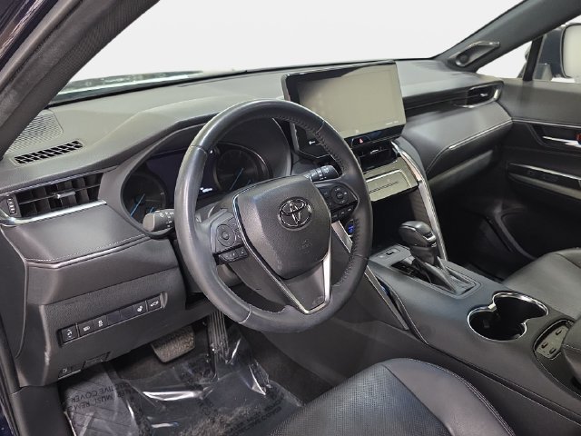 Certified 2021 Toyota Venza XLE w/ Softex Package AWD/4WD image 13