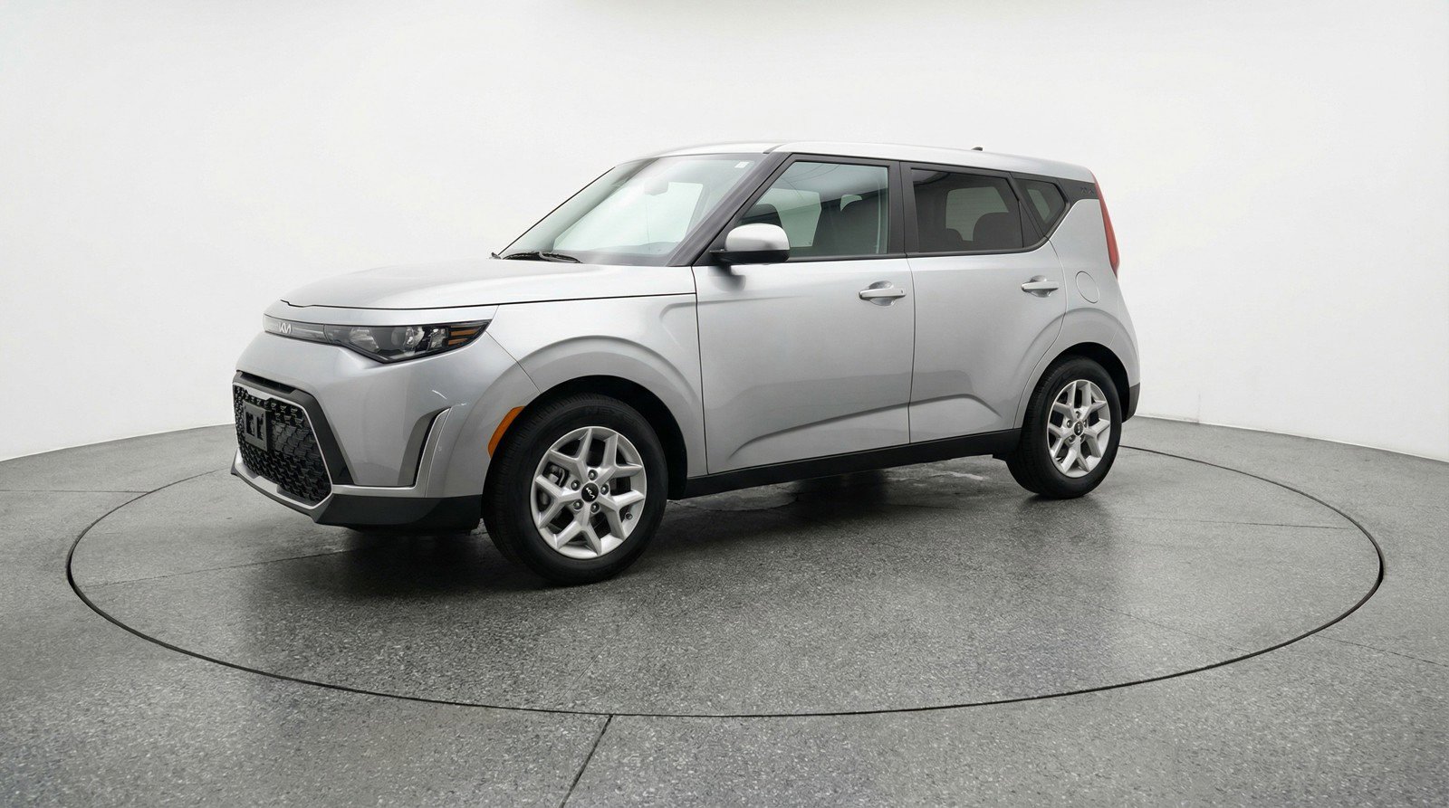Used 2025 Kia Soul LX w/ LX Technology Package FWD image 3