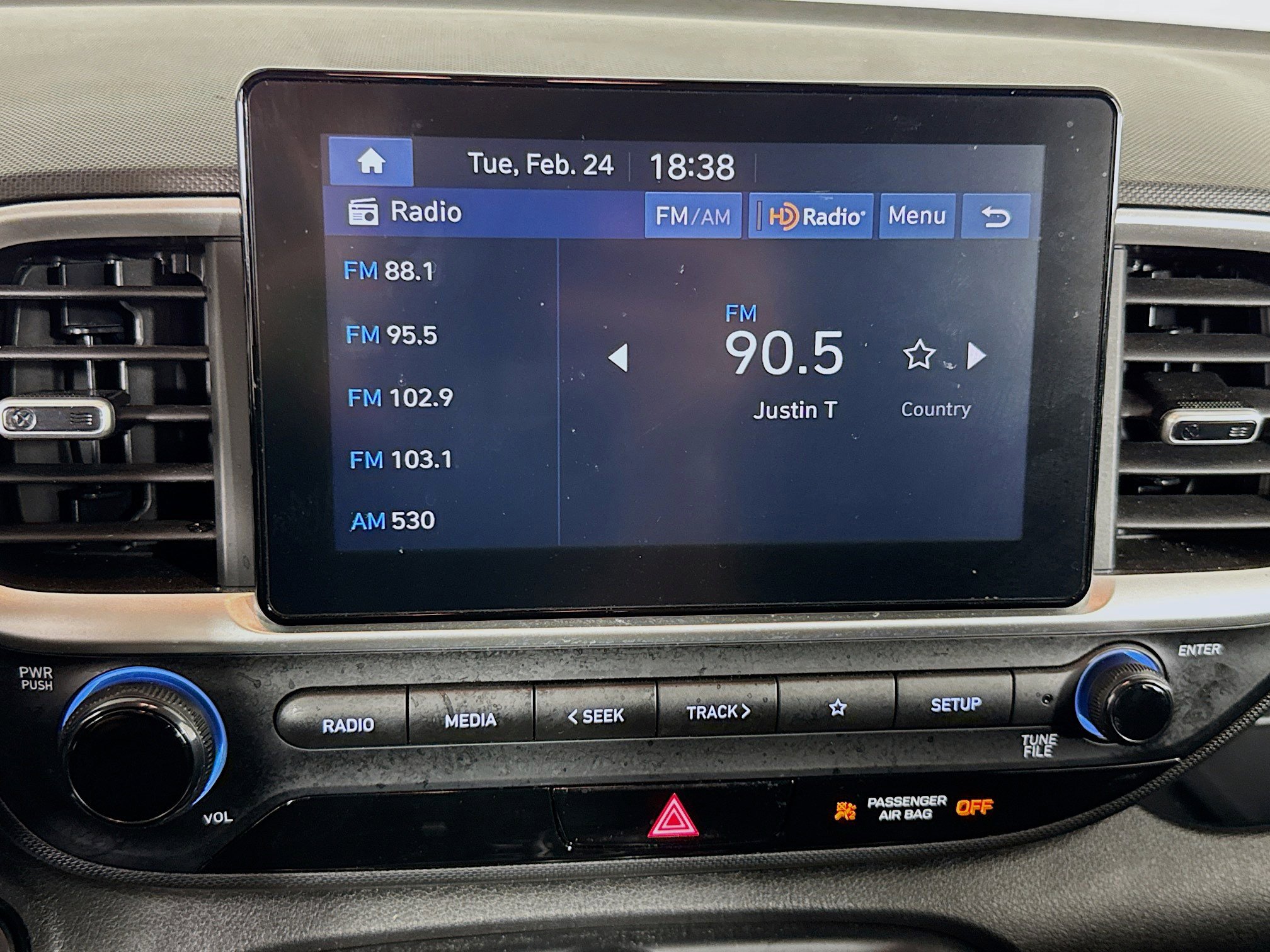 Used 2024 Hyundai Venue SEL image 17