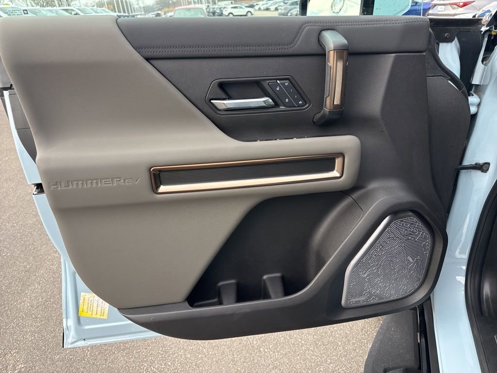 Used 2025 GMC Hummer EV 2X image 29