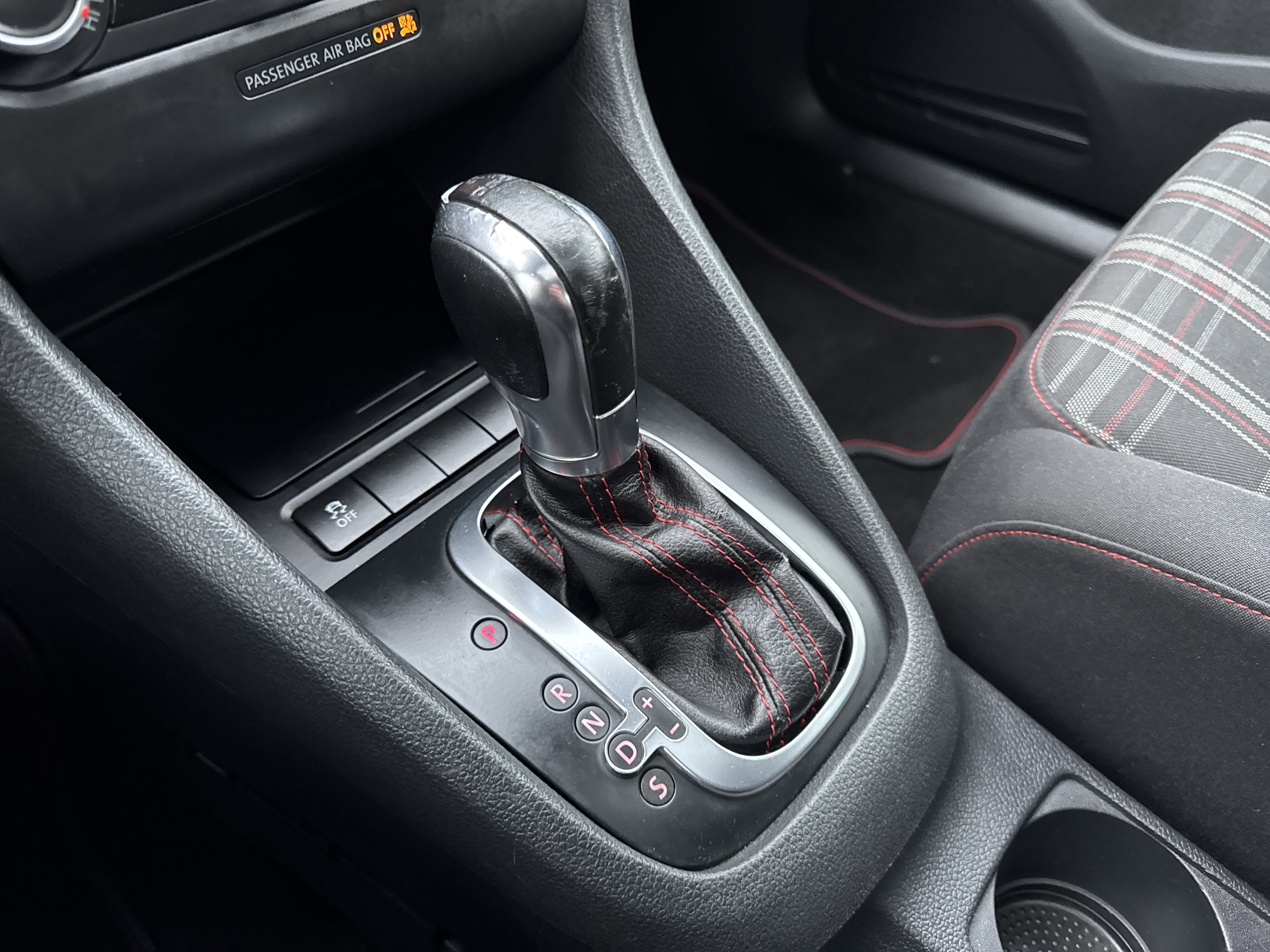 Used 2012 Volkswagen GTI 4-Door image 22