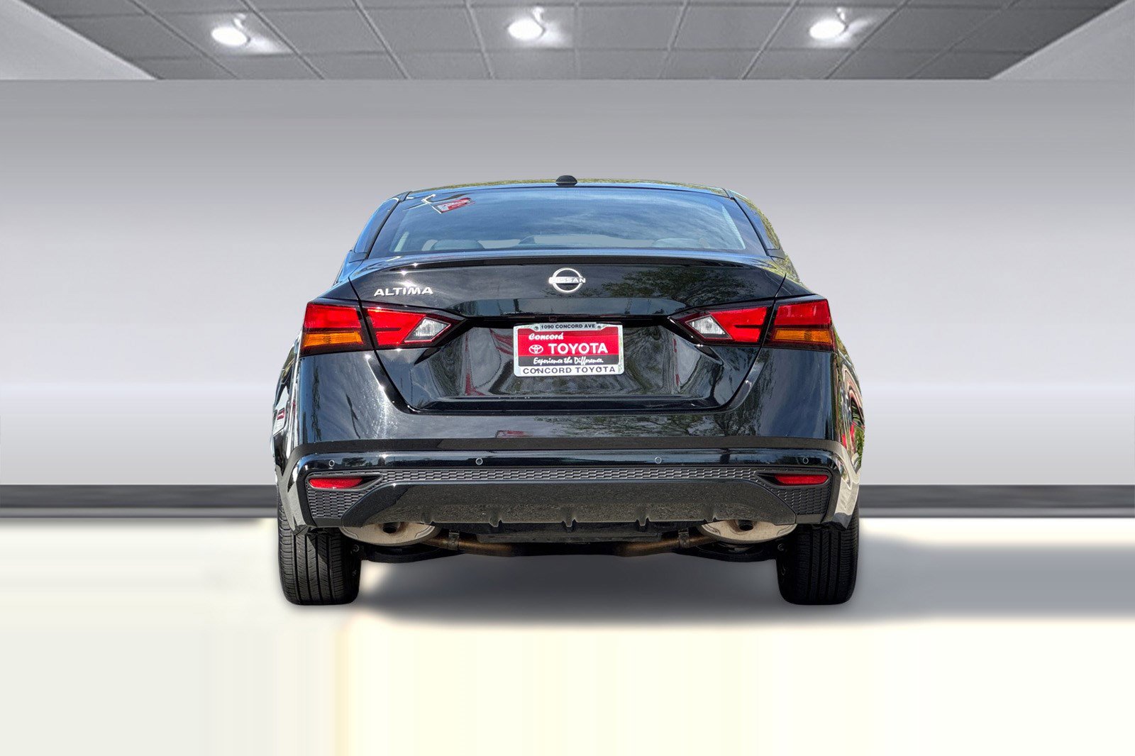 Used 2025 Nissan Altima 2.5 SV image 8