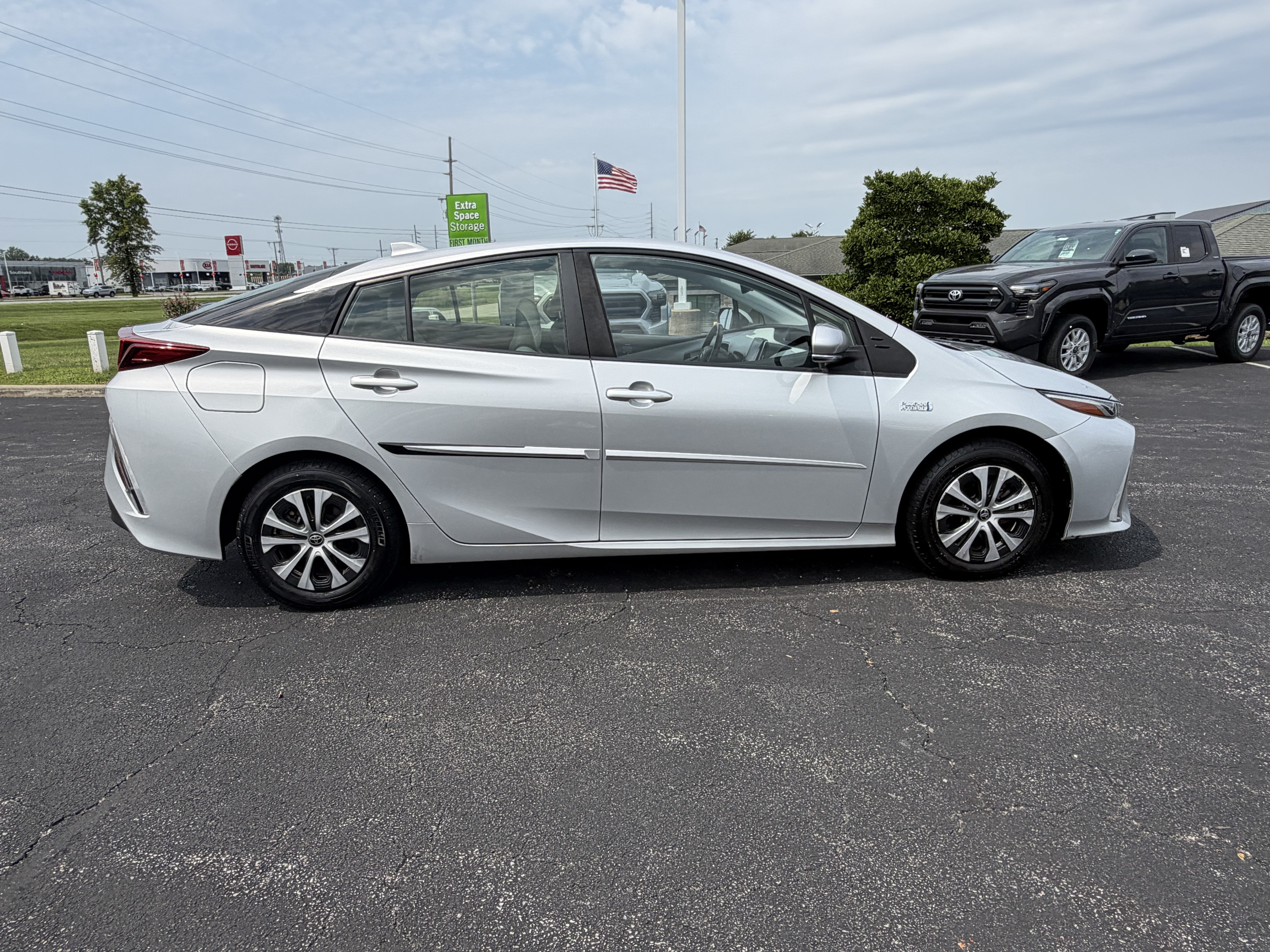 Used 2021 Toyota Prius Prime XLE FWD image 10