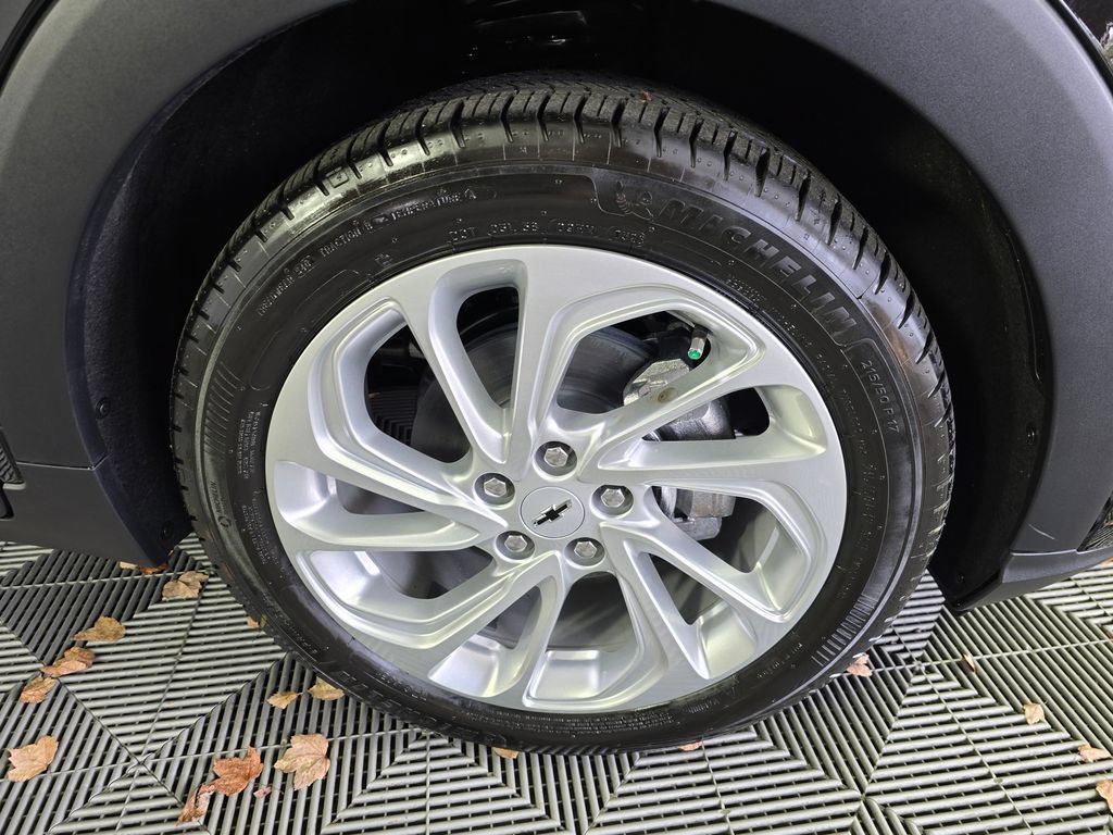 New 2027 Chevrolet Bolt LT w/ Comfort Package FWD image 9