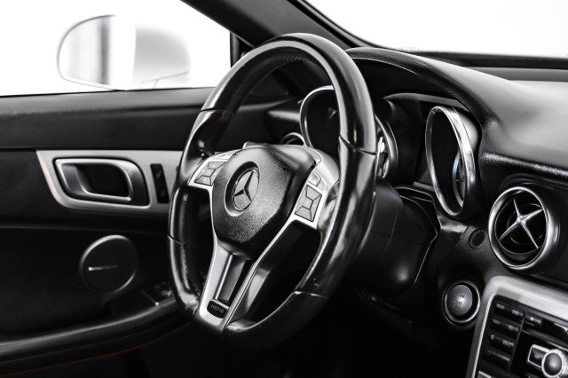 Used 2014 Mercedes-Benz SLK 250 image 13