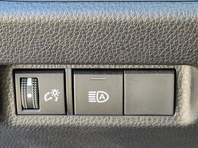 Used 2022 Toyota RAV4 SE AWD/4WD image 13