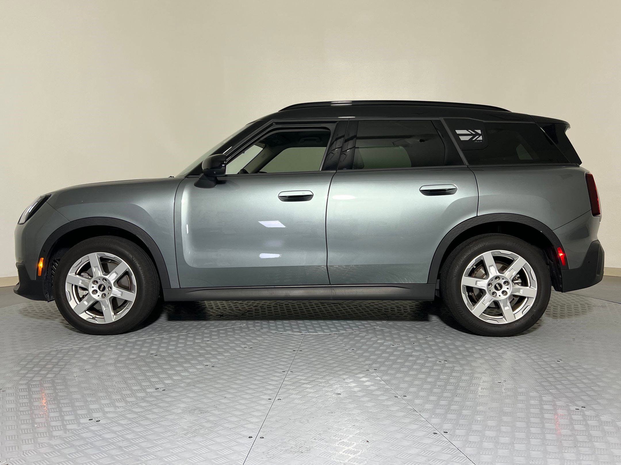 Used 2025 MINI Cooper Countryman S image 2