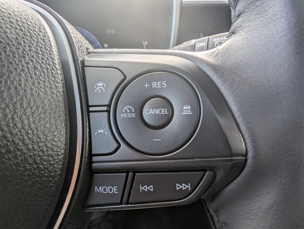 Used 2024 Toyota Corolla Cross XLE w/ Convenience Package image 29