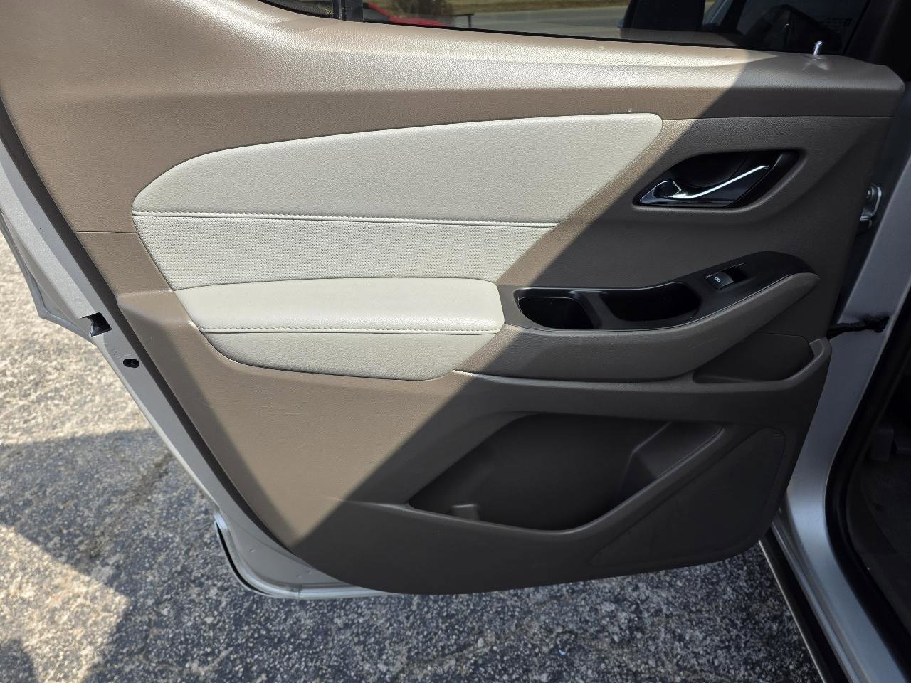 Used 2020 Chevrolet Traverse Premier image 12