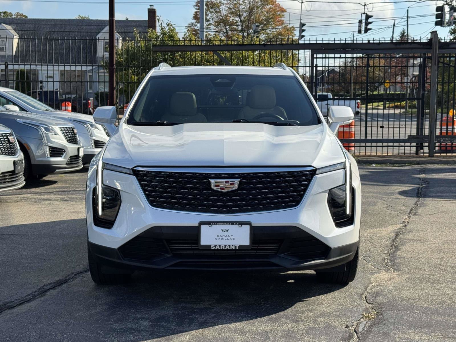 Certified 2024 Cadillac XT4 Luxury w/ Cold Weather Package AWD/4WD image 2