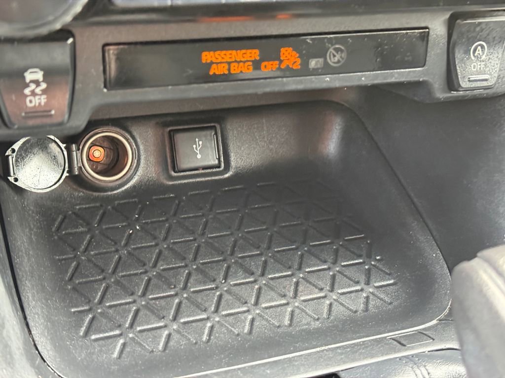 Used 2022 Toyota RAV4 LE image 37