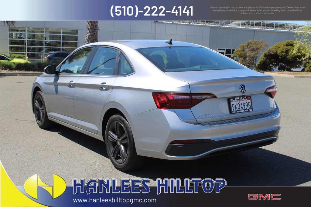 Used 2023 Volkswagen Jetta SE FWD image 9