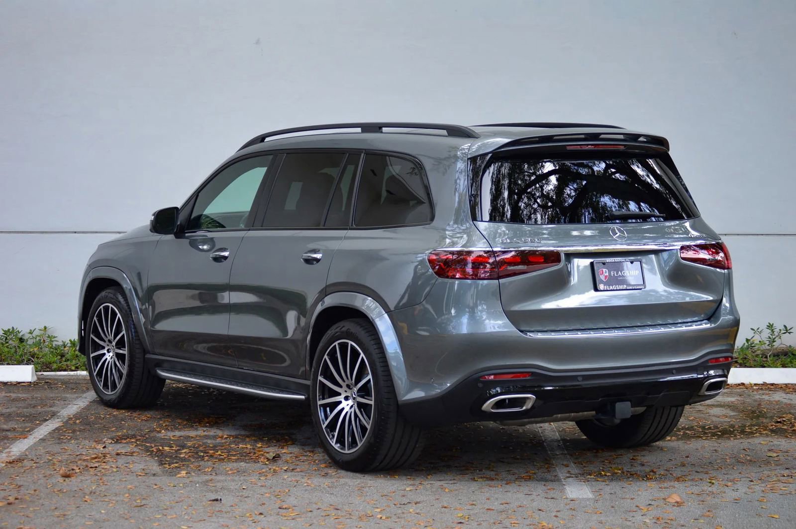 Used 2025 Mercedes-Benz GLS 580 4MATIC image 10