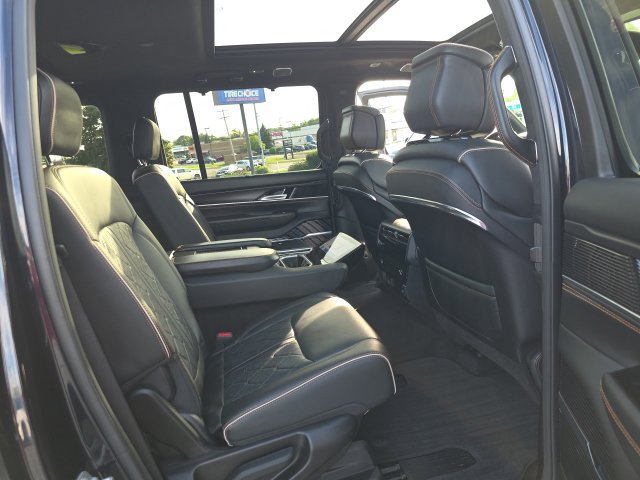 Used 2025 Jeep Grand Wagoneer L Series III w/ Quick Order Packagew 28T AWD/4WD image 36