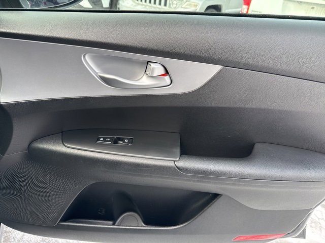 Used 2023 Kia Forte LXS image 38