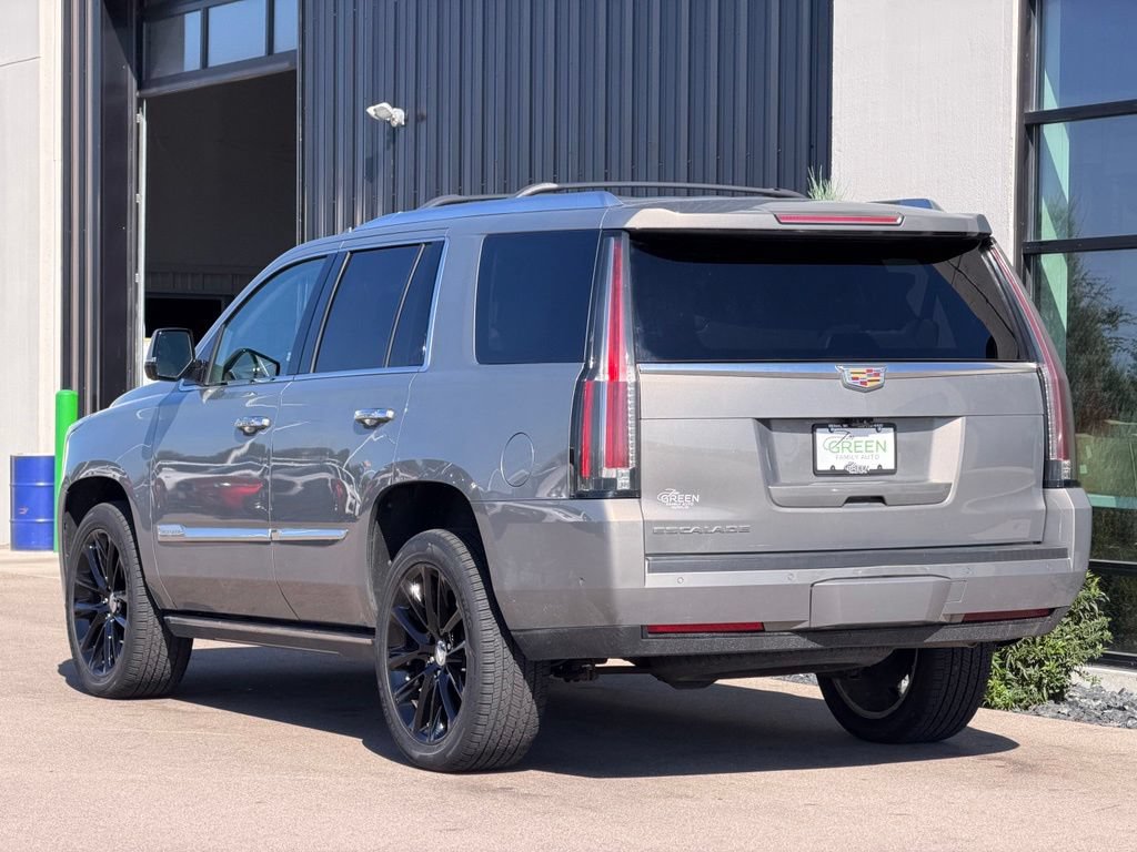 Used 2017 Cadillac Escalade Premium Luxury AWD/4WD image 3