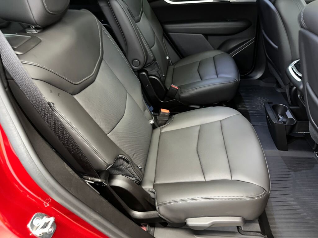 Certified 2025 Cadillac XT6 Sport w/ Technology Package image 37