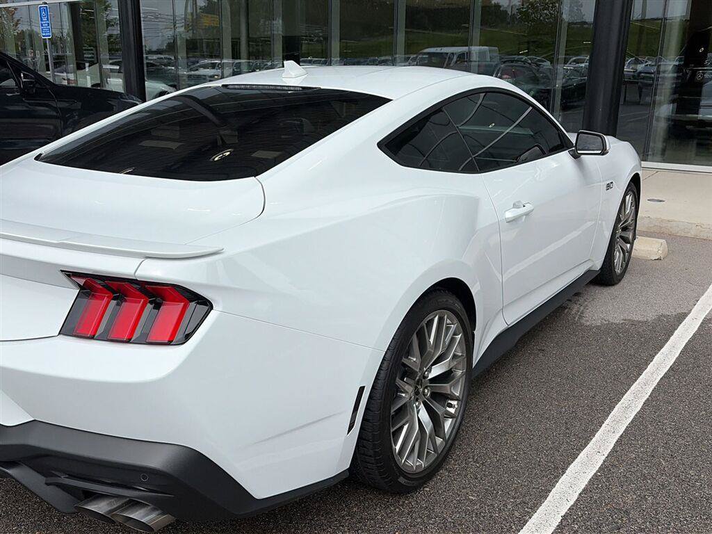 Used 2025 Ford Mustang GT Premium RWD image 7