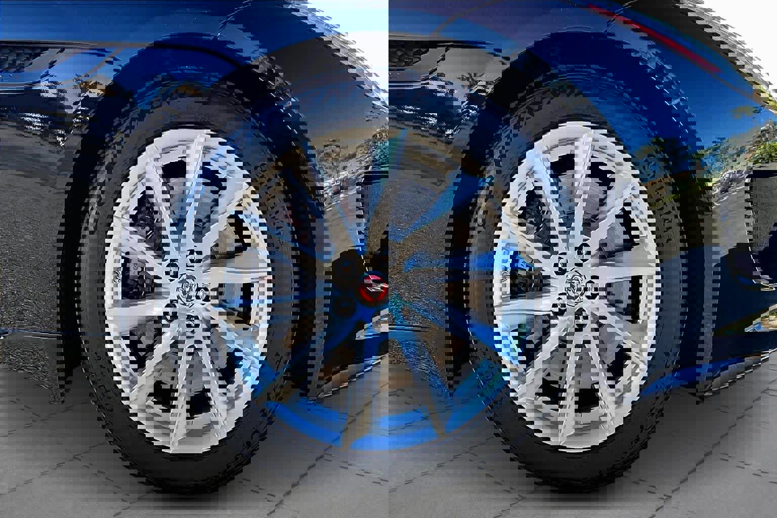 Used 2016 Jaguar F-TYPE Coupe image 10