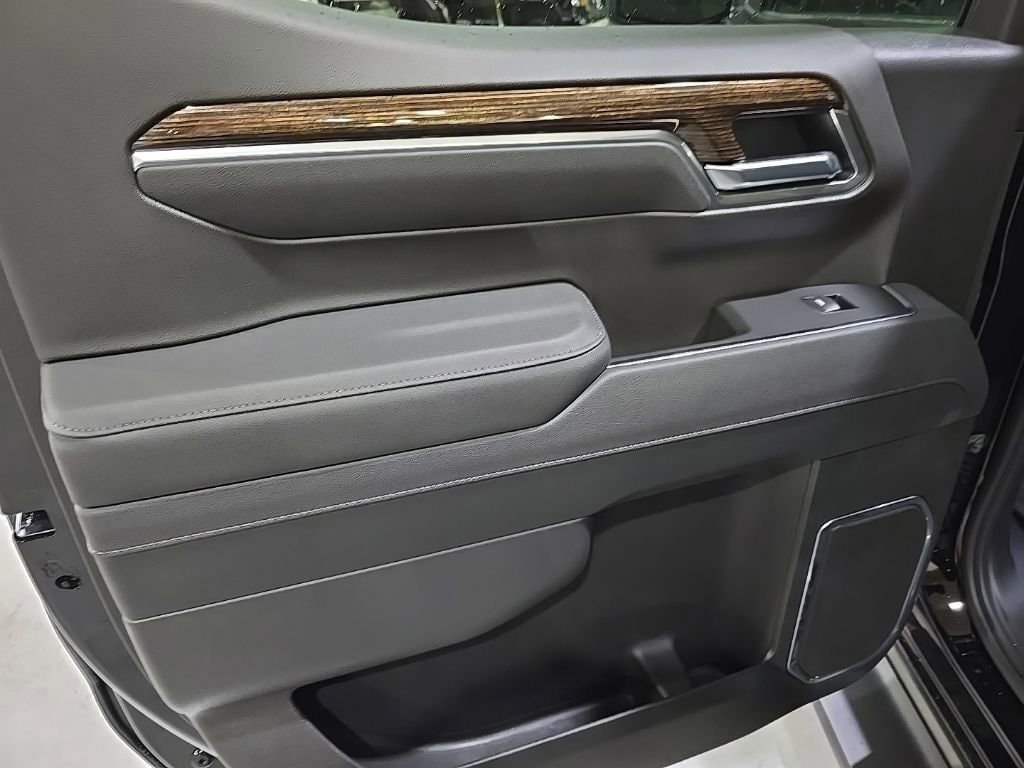 New 2026 GMC Sierra 1500 Elevation w/ Elevation Premium Package AWD/4WD image 13