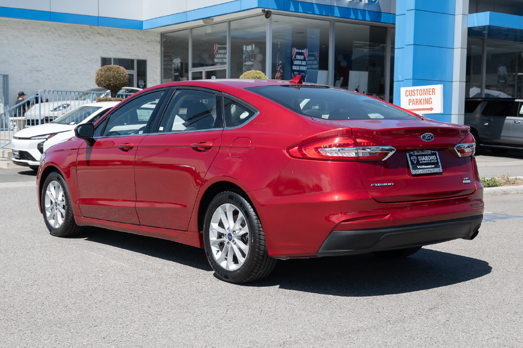 Used 2020 Ford Fusion SE FWD image 6