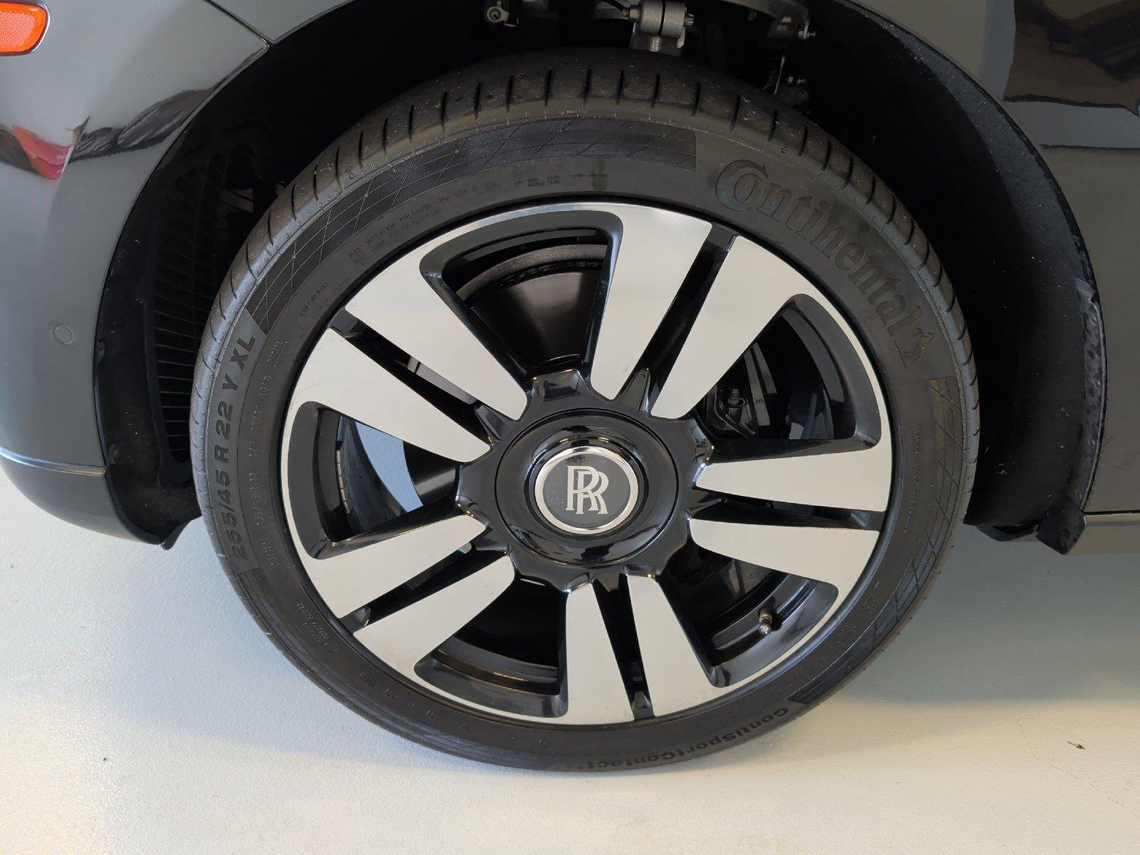 Used 2021 Rolls-Royce Cullinan AWD/4WD image 10