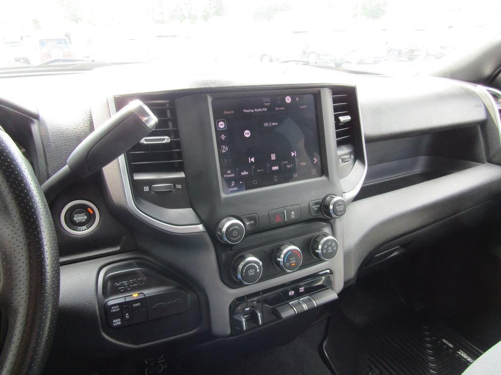 Used 2022 RAM 2500 Big Horn AWD/4WD image 23