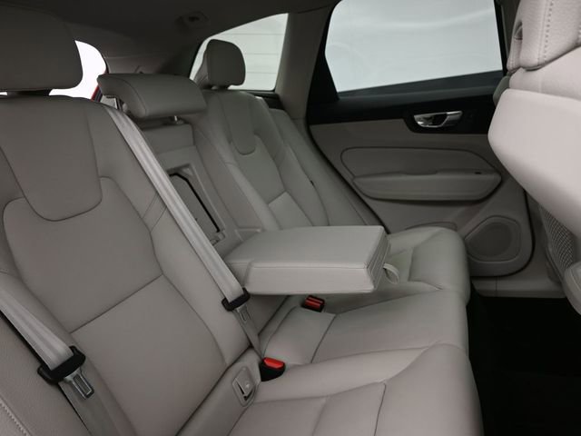 Used 2023 Volvo XC60 B5 Plus w/ Climate Package AWD/4WD image 33